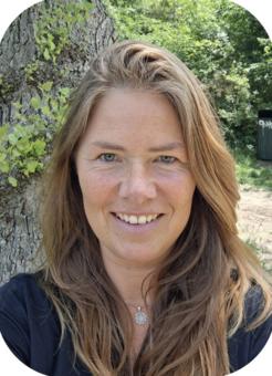 Valérie helpt je met inzicht, communicatie en groei vanuit compassie.